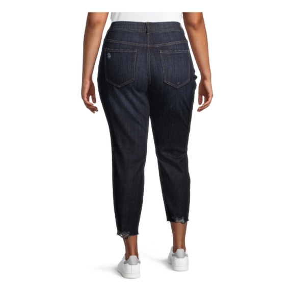 NWT Terra & Sky Women's Plus size Denim Capris - Picture 2 of 5
